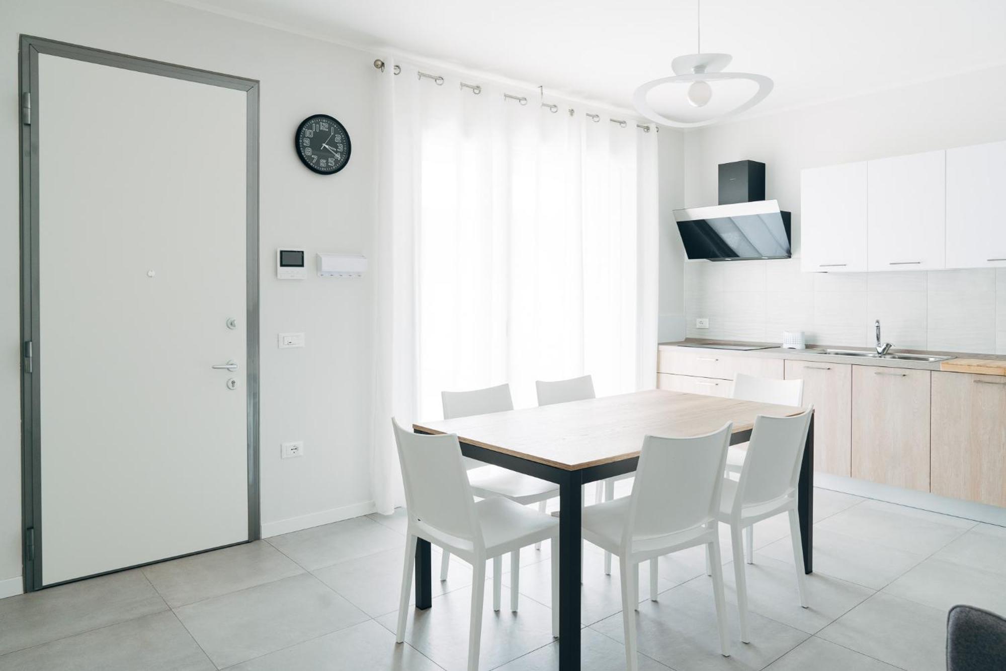 The Prince - Luxury Apartments With Pool Peschiera del Garda Bagian luar foto